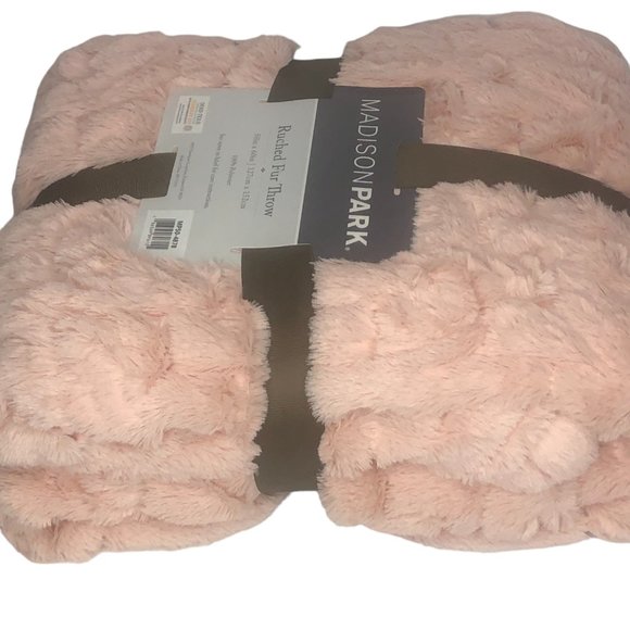 Madison Park BLUSH Ultra Soft Ruched Faux Fur Throw Blanket PINK 50X60" New - Picture 4 of 8